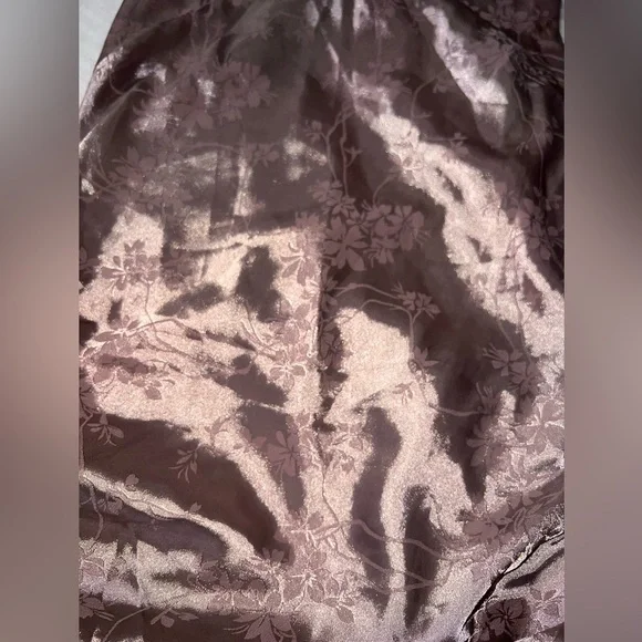 Windsor NWOT Shiny Lavender Flower Ruched Backless Mini Dress | Size XS - Picture 4 of 8